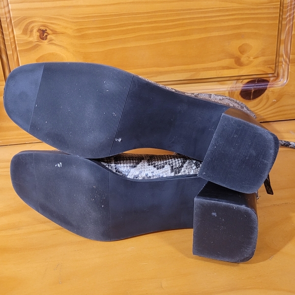 BOSS Python Print Fitted Ankle Boots - Picture 8 of 12